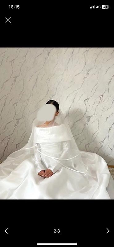 шелк ткань: Свадебное платье A‑silhouette из гладкого атласа с длинным шлейфом — 1