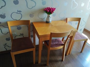 кухонный стол на 6 персон в Кыргызстан | НАБОРЫ ПОСУДЫ: Продаю кухонный столик и 4 стула к нему.  Материал натуральное