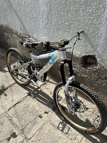 275 70 18: Горный велосипед, Giant, Рама M (156 - 178 см), Алюминий, Б/у — 2