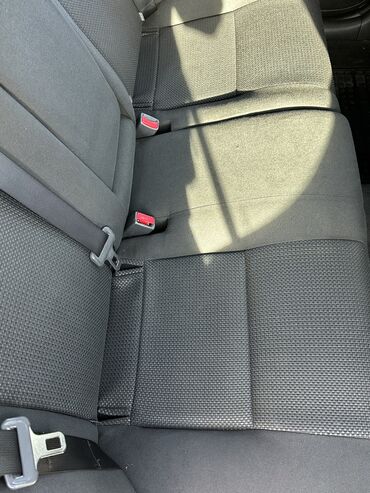 Toyota: Toyota Avensis: 2003 г., 1.8 л, Механика, Бензин, Хэтчбэк — 9