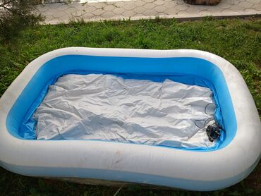 надувной бассеин: Продается бассейн, надувной + электронасос в подарок состояние