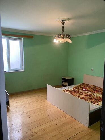 Anbar və emalatxanalar: 8Noyabr prospektində, Əbilov adlanan küçədə belə bir səliqəli həyət — 7