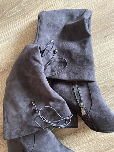 Сапоги: Продаю сапоги деми+зима Продаю сапоги деми+зима Цвет серый Размер 37 — 4