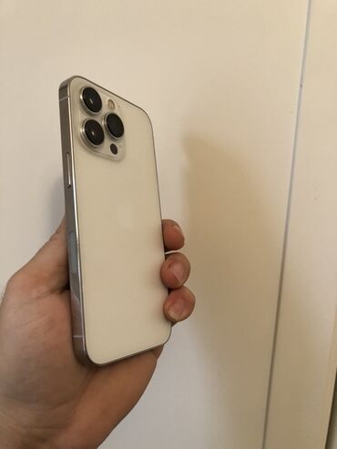 Apple iPhone: IPhone 13 Pro, 256 GB, Ağ, Simsiz şarj, Face ID — 16