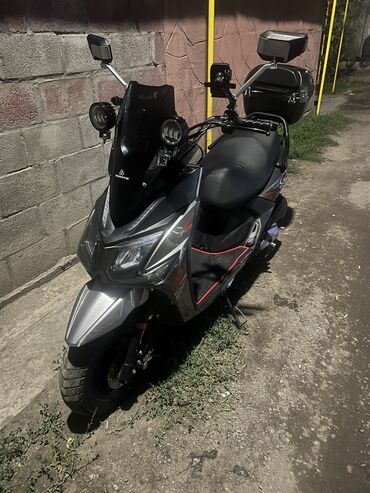 сдаю скутер в аренду: Сдаю в аренду скутер в отличном состоянии сел и поехал залог паспорт