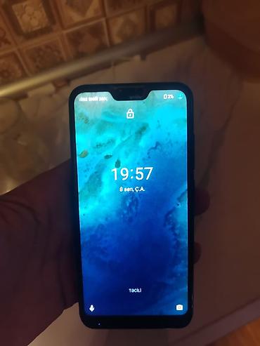 işlənmiş ucuz telefonlar: Xiaomi 64 GB, rəng - Qara, 
 Qırıq — 1
