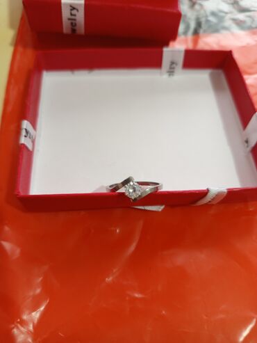 Tuflilər: Gümüş rəngli tek qas zərif üzük 7olcu 17razmer - Dizayn: Asimmetrik — 12