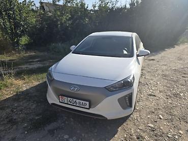 Транспорт: Hyundai Ioniq: 2018 г., Автомат, Электромобиль, Хэтчбэк — 3