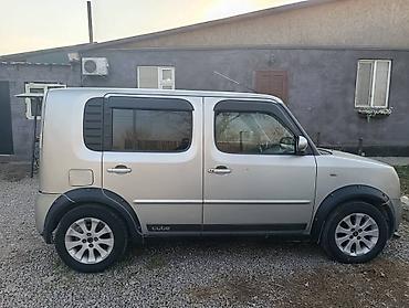 Nissan: Nissan Cube: 2004 г., Хэтчбэк — 4