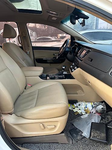 Kia: Kia Carnival: 2019 г., Минивэн — 12
