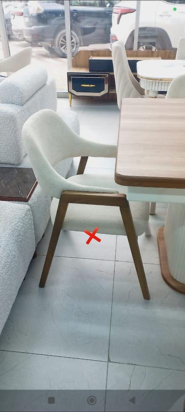 gulməxmər parcalar: Məhsul: Yumşaq oturacaq və arxalığa malik, qollu nahar/mətbəx kreslosu — 1