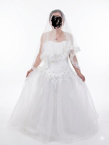 3d şəkillər: Gelınlik – ağ rəng, krujeva və inci aplikasiyalı - Siluet — 1