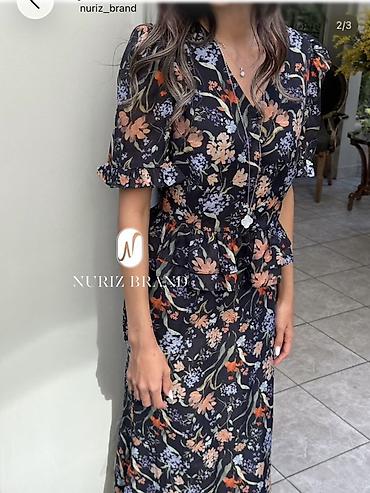 Костюмы: Продаю Все наряды от NURUZ BRAND один выход Размеры: L/xL Цена на — 2