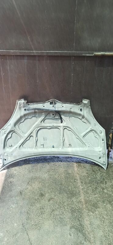 Капоты и комплектующие: Капот Toyota, Оригинал at lalafo.kg — 9 Капоты и комплектующие: Капот Toyota, Оригинал — 9