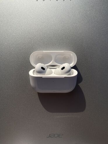 оригинал наушник: Air Pods 3 lux version, в идеальном состояний не пользовался ни