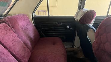 avtomobilin on şuşəsi: Avtomobil: GAZ-24 “Volqa” sedan Xüsusiyyətlər: - Korpus: 4 qapılı — 7