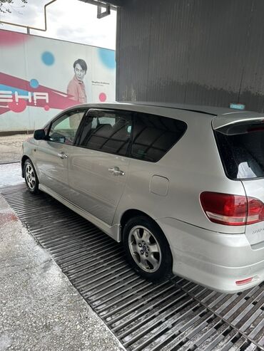 Toyota: Toyota Ipsum: 2002 г., 2.4 л, Автомат, Бензин, Универсал — 3