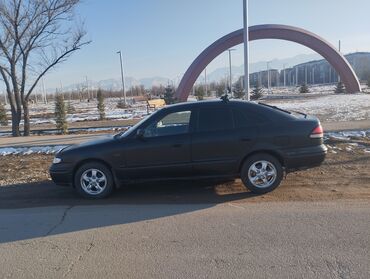 капела 626: Mazda 626: 1998 г., 2 л, Механика, Бензин, Хэтчбэк