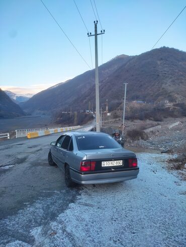 Opel: Opel Vectra: 1.8 l | 1995 il 123123 km Sedan