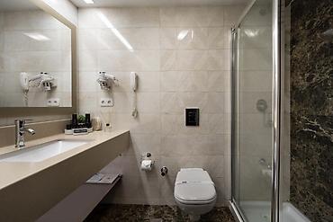 sumqayit hostel: Şəhərin mərkəzində Gənclik və N.Nərimanov metrostansiyasına yaxın 4 — 6