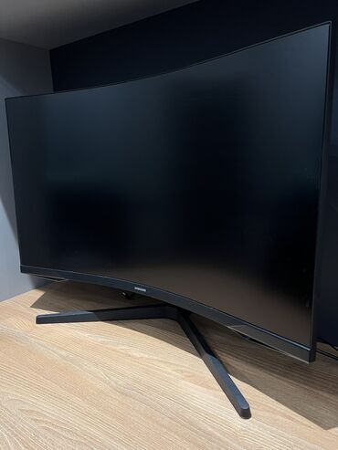 диагональ 19: Монитор, Samsung, Б/у, LED, 31" - 32"