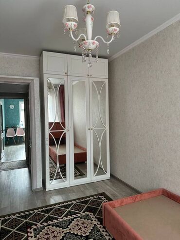 агенство кыргыз недвижимость: 3 комнаты, Агентство недвижимости, С мебелью полностью
