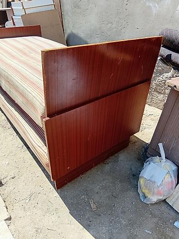 Кровати: İki dənə çarpayı - Material: ağac əsaslı, qəhvəyi laminat örtüklü — 2