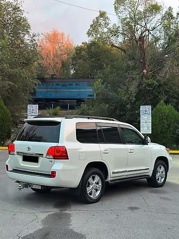 aвто: Toyota Land Cruiser: 2013 г., 4.6 л, Типтроник, Бензин, Внедорожник — 2
