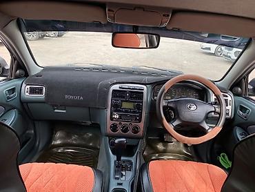 Унаа сатуу: Toyota Avensis: 2002 г., Кол менен иштөөчү, Бензин, Хетчбек — 5