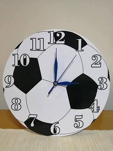 Satovi za kuću: Ima vise velicina. Okrugli 28,5 cm. precnik 2400 din. 27x35 cm.2400 — 10