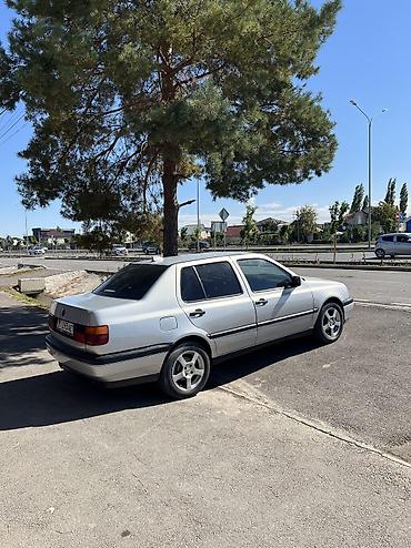 Продажа авто: Volkswagen Vento: 1993 г., 1.8 л, Механика, Бензин, Седан — 6