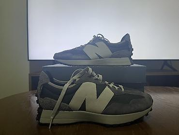 patike za more: New Balance 327 patike – siva/ugljen kombinacija

Broj: 45 — 1
