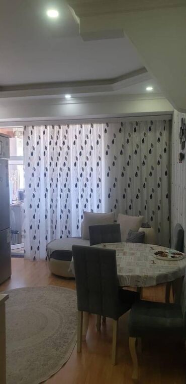 квартира берилет кок жар: 9 mkr,Safa storenin binası,17 mərtəbənin,16-cı mərtəbəsində,2