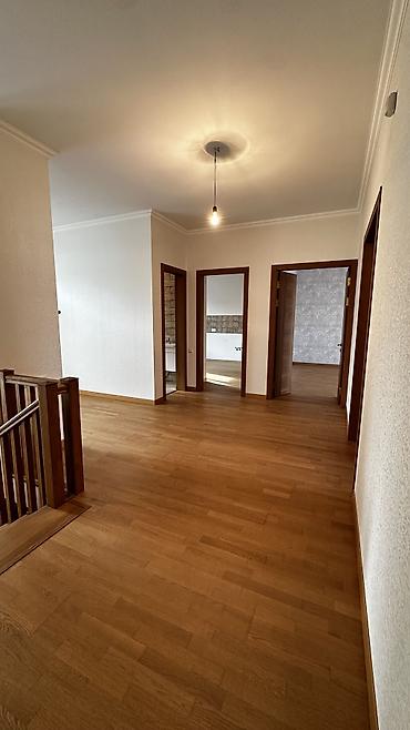 Продажа коттеджей и домов: Два новых дома на соседних участках в современном европейском стиле — 10