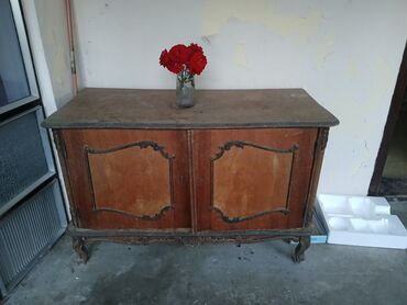 prodaja komoda i vitrina: Cabinet, color - Brown, Used