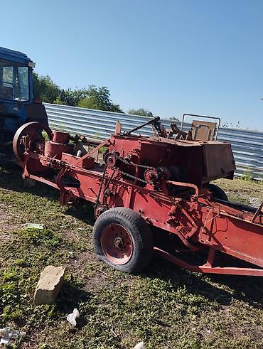 Traktorlar: Belarus MTZ-82.1 traktor Xüsusiyyətlər: - 4x2 təkər formulu, ön — 9