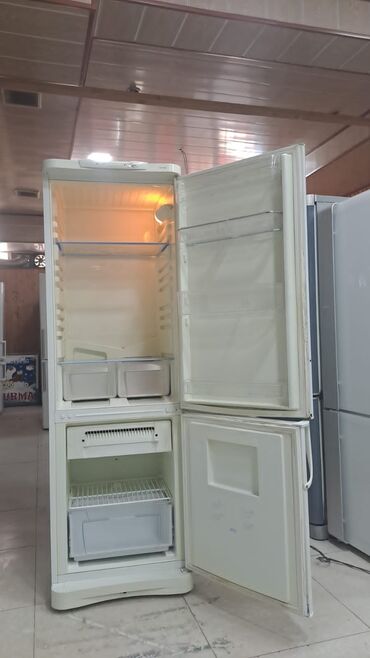 Blenderlər: 2 qapılı Indesit Soyuducu Satılır, rəng - Ağ