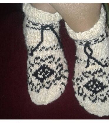 Digər qadın geyimləri: Təbii yundan hazırlanan iplər və toxuma əl işləri — 12