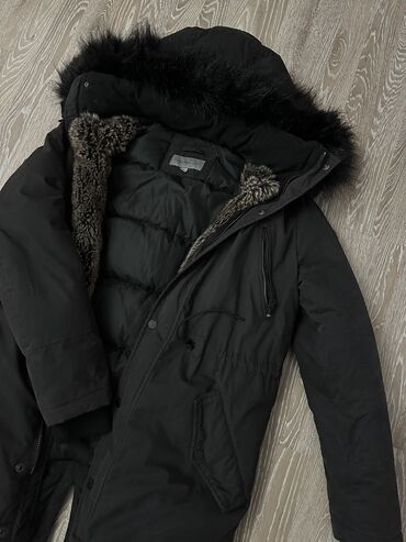 весенняя куртка размер м: Куртка цвет - Черный