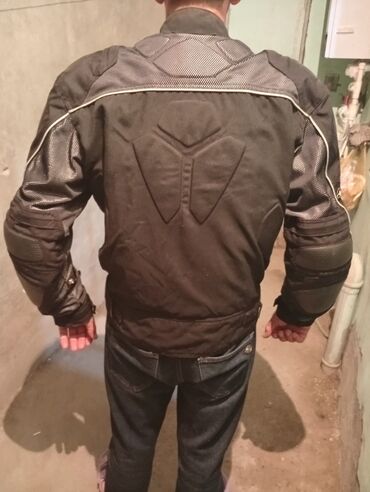 Мотокуртки: Salam moto geyim və dizlik satılır. 2 si 80 manat. Moto geyimin içində