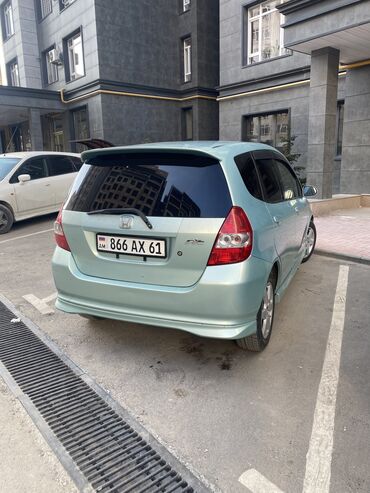 эски машиналар: Honda Fit: 2003 г., 1.3 л, Вариатор, Бензин, Хетчбек