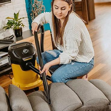 В продаже имеется обычный пылесос фирмы karcher новый оригинал из