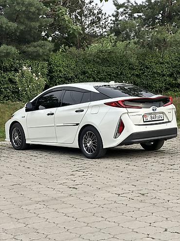 эска 8: Toyota Prius: 2017 г., 1.8 л, Автомат, Гибрид, Лифтбек — 9