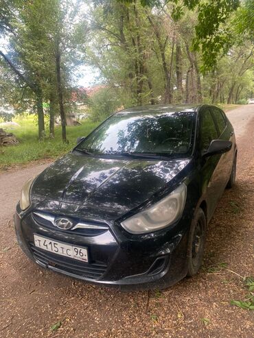 Hyundai: Hyundai Solaris: 2011 г., 1.4 л, Механика, Бензин, Хэтчбэк
