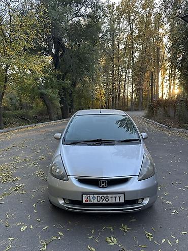 camry 2005: Honda Fit: 2002 г., 1.3 л, Автомат, Бензин, Хэтчбэк — 3