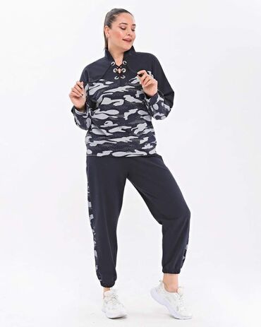 Trenerke: Crna i teget
2xl - 4xl
4200 — 13