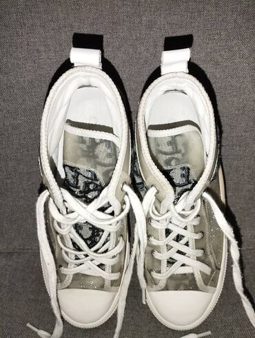 Women's Sneakers and athletic shoes: 37.5 na lalafo.rs — 3 Women's Sneakers and athletic shoes: 37.5 — 3