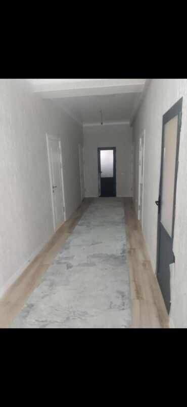 аламүдүн квартира: 2 бөлмө, Кыймылсыз мүлк агенттиги, Чогуу жашоосу жок, Жарым -жартылай эмереги бар