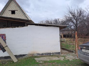 купить дом в киргизии: 200 м², 6 комнат, Старый ремонт Без мебели