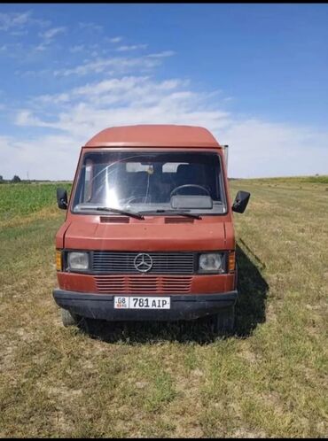 купить трактор мтз 80: Легкий грузовик, Mercedes-Benz, 3 т, Б/у